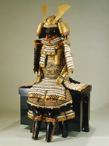 揺ぎ札白綾威鎧 兜・大袖・小具足付 - ジャパンサーチ